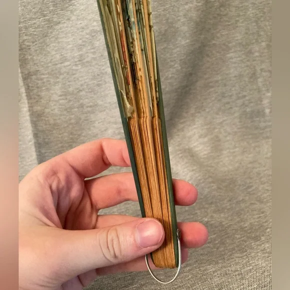 Butterfly Floral Vintage Folding Fan - Picture 3 of 16